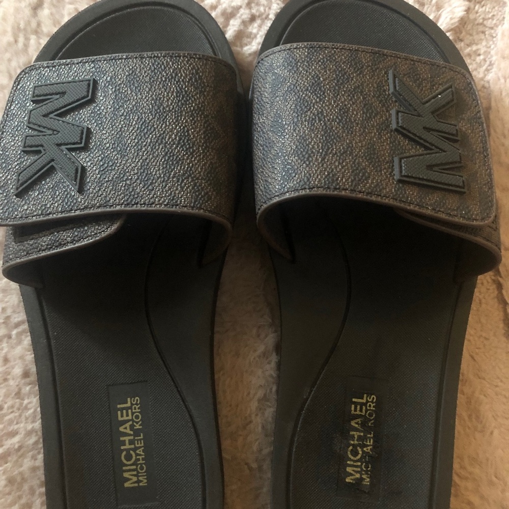 MK slip sandals size 6